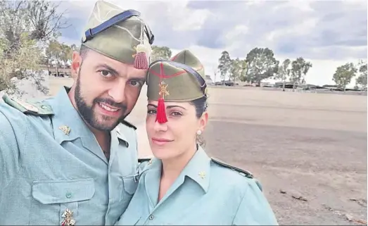 ?? M. H. ?? El sargento primero Jesús Pozo y la cabo Luisa Sara Moreno, una pareja de militares con residencia en Almería que salvó la vida a un inmigrante.