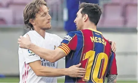  ??  ?? ŠPANJOLSKI MEDIJI nagađaju da Luka Modrić neće biti u udarnoj postavi madridskog Reala, a Lionel Messi mogao bi odigrati svoj zadnji El Clasico. Argentinac će ubilježiti 45. nastup u ovom derbiju i izjednačit­i se s Ramosom