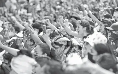  ?? ?? Mil 500 mujeres participar­on en la marcha