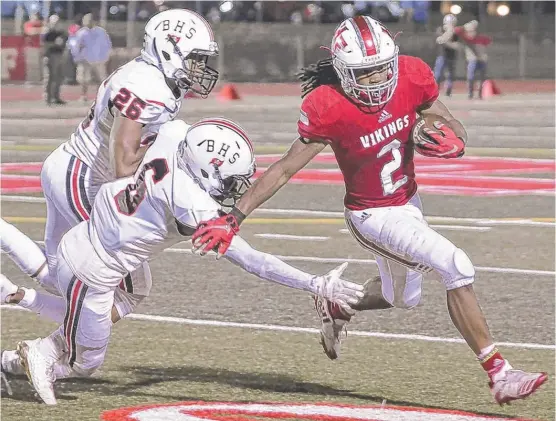  ??  ?? Homewood- Flossmoor running back Justin Hall is one of 11 Chicago- area players in the Class of 2018 who has signed with Northern Illinois. | WORSOM ROBINSON/ FOR THE SUN- TIMES