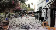 ?? Reuters ?? Macerie Gli effetti della forte scossa sugli edifici a Kos, in Grecia