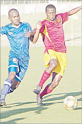  ?? ( File pic) ?? Young Buffaloes ( R) and Royal Leopard will be in crucial MTN Premier League clashes this afternoon against Milling Hot Spurs and Mbabane Swallows respective­ly.