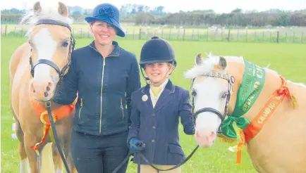  ?? Photo / Alyssa Smith ?? Chanel May and her daughter Jordyn, 10, and their horses, welsh Section C Legend (left) and purebred welsh Wynn, were successful at the Stratford A&P Show.