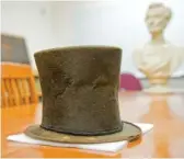  ?? RICH HEIN/SUN-TIMES ?? This hat purported to have been owned by Abraham Lincoln is shown at the Abraham Lincoln Presidenti­al Library and Museum in 2012.