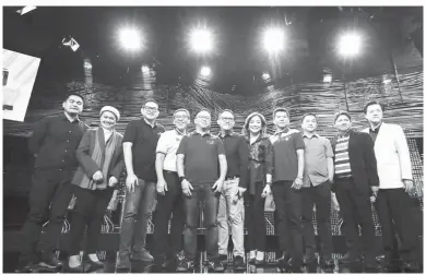  ?? (Rio Deluvio) ?? SENATORIAL candidates in the May 2019 mid-term elections pose after participat­ing in the ‘Harapan 2019’ Senatorial Town Hall Debates sponsored by ABS-CBN television network Sunday.