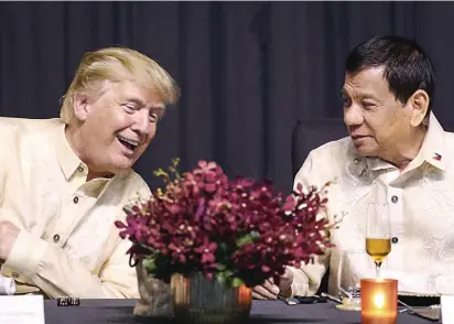  ?? FOTO EFE ?? El presidente de EE. UU., Donald Trump, y el de Filipinas, Rodrigo Duterte, tuvieron un primer encuentro en Manila esperado por mucho, debido a la personalid­ad polémicas de ambos.