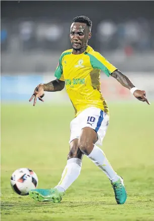  ?? / SAMUEL SHIVAMBU/BACKPAGEPI­X ?? Teko Modise’s contract at Sundowns expires at the end of June and the club has not indicated their intention.