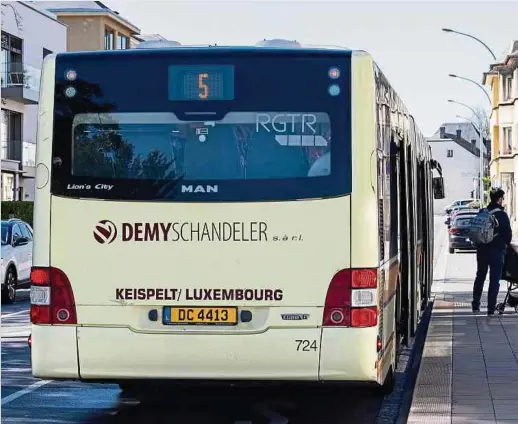  ?? Foto: Guy Jallay ?? In den kommenden Wochen werden Anzeigen auf die Änderungen bei der Busnummeri­erung aufmerksam machen.