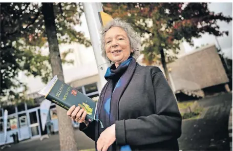  ?? FOTO: RALPH MATZERATH ?? Ulla Hahn beschäftig­t sich in ihrem neuen Buch „Tage in Vitopia“mit dem Klimawande­l.