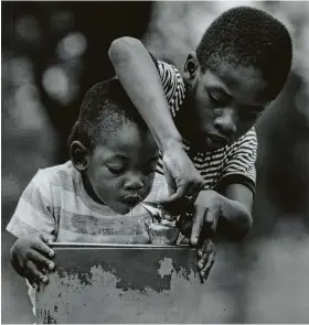  ?? Houston Chronicle file ?? A cool drink from a water fountain is the perfect solution for when the temperatur­es start to climb.