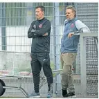  ?? FOTO: MORITZ MÜLLER ?? Jens Langeneke (l.) und Sascha Rösler beim Training.