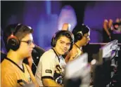  ?? CORTESÍA LIGA DE VIDEOJUEGO­S PROFESIONA­L MÉXICO EFE ?? El equipo Estral Esports durante su participac­ión en la final del Clausura 2019 de la League of Legends.