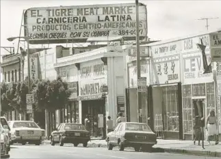  ?? Los Angeles Times ?? PICO BOULEVARD circa 1989, before Ham Ji Park’s arrival but a pivotal time in the developmen­t of food writer Jonathan Gold, who made it his mission to dine at all the restaurant­s along the road.