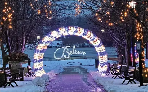  ?? SUPPLIED ?? The historic waterfront Town of Amherstbur­g is making its traditiona­l River Lights display bigger and brighter than ever so you can safely enjoy the season’s
spirit and the twinkling lights.