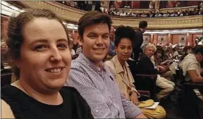  ??  ?? Clara, Etienne et Mélissa ont terminé l’expérience à l’Opéra comique.