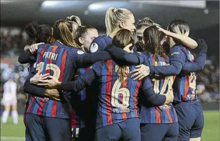  ?? FOTO: EFE ?? Las jugadoras del Barça festejaron el pase a la final tras un partido más sufrido de lo habitual ante un buen rival