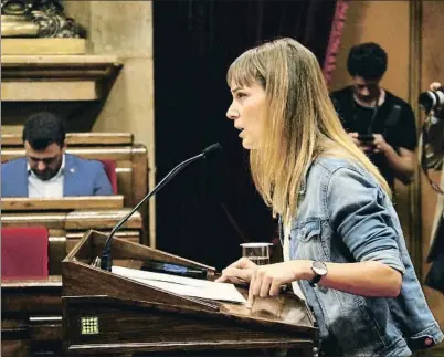  ?? NÚRIA JULIÀ / ACN ?? La presidenta de los comunes en el Parlament, Jéssica Albiach, durante el debate de política general