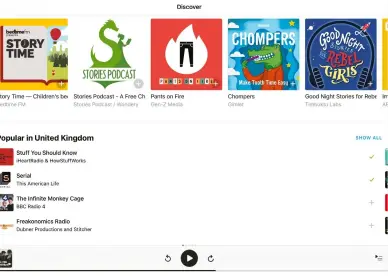  ??  ?? The improved Discovery combines curated lists with charts of trending podcasts.