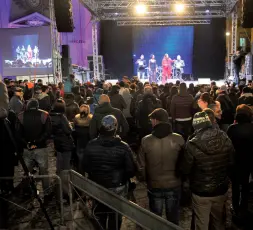  ??  ?? Palco L’ultima edizione della notte bianca nel rione Sanità