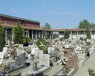  ??  ?? Contestato La realizzazi­one del cimitero a rischio