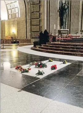 ?? DANI DUCH ?? La tumba de Francisco Franco en el Valle de los Caídos