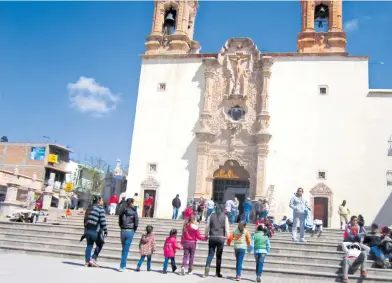  ?? / SERVANDO BURCIAGA ?? Aumenta el número de visitantes al Santuario de Plateros.