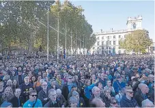  ??  ?? CONVOCATOR­IA. A la protesta en Londres asistieron más de 600 mil británicos lo que la convertirí­a en la mayor movilzació­n.