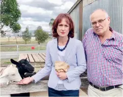  ??  ?? The Nationals Member for Eastern Victoria Region, Melina Bath with Gippy Goat owner John Gommans has secured a commitment for regional hearings into farm trespass and animal activism inquiry