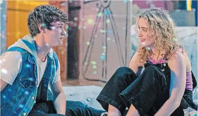  ?? AMAZON STUDIOS ?? Kyle Allen and Kathryn Newton in “The Map of Tiny Perfect Things.”