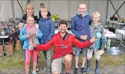  ??  ?? The winners of the annual Salen Show race. 16_t33SalenSh­ow01