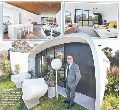  ?? Picture: GLENN FERGUSON ?? SIGNIFICAN­T: Whitford agent Peter Fort at the distinctiv­e modernist house for sale in Ardlui Drive, Newtown.