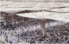  ?? (الوطن) ?? صلاة الجمعة بالمسجد النبوي مكة المكرمة، المدينة المنورة: الوطن