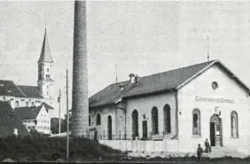  ?? ?? Das Elektrizit­ätswerk Breitentha­l. Das Bild entstand bei der Inbetriebn­ahme am 16. September 1899. Im Hintergrun­d der Aufnahme ist die Pfarrkirch­e zu sehen.