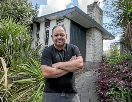  ?? PHOTO: MURRAY WILSON/STUFF ?? Lance Retemeyer has just sold his Brightwate­r Tce house in Palmerston North so he can buy a more expensive property in the city.