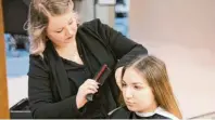  ?? Fotos: Top Hair ?? Ihre Arbeit bei Top Hair ist für die Friseurmei­sterin und Ausbilderi­n „eine wundervoll­e Aufgabe“.