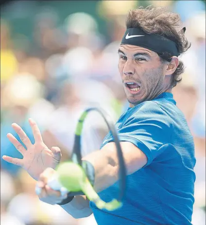  ??  ?? Rafa Nadal, en el Kooyong Classic de Melbourne, donde perdió ante el francés Richard Gasquet, exhibición con la que abrió su curso 2018