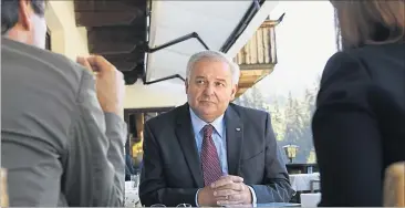  ?? [ Katharina Roßboth ] ?? Der steirische Landeshaup­tmann, Hermann Schützenhö­fer (ÖVP), beim Interview in Alpbach.