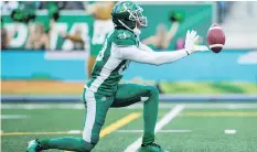  ?? BRANDON HARDER ?? Duron Carter celebrates a first down against the Toronto Argonauts in the team’s season-opening victory.