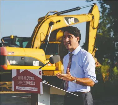  ?? SEAN KILPATRICK / THE CANADIAN PRESS ?? Liberal Leader Justin Trudeau makes a housing policy announceme­nt at a campaign stop in Hamilton, Ont., Tuesday.