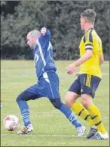  ?? Picture: Paul Amos FM4506133 ?? Tenterden Reserves, blue, take on Kennington Reserves