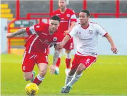  ??  ?? Skipper Willie Robertson impressed in midfield for Stirling Albion