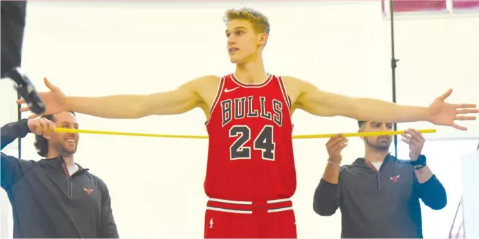  ?? DAVID BANKS/AP ?? Bulls big man Lauri Markkanen, who made the All-Rookie first team last season, suffered a high-grade lateral sprain of his right elbow in practice Thursday. The injury could keep him on the shelf for two months.