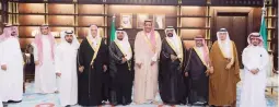  ??  ?? أمير الباحة في لقائه مع أعضاء جمعية «تعاطف». (عكاظ)
