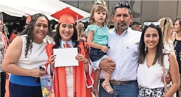  ??  ?? Dariana se graduó el año pasado de Canutillo HS