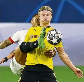  ?? — AFP/Reuters ?? Wonderkids: PSG’s Kylian Mbappe and Borussia Dortmund’s Erling Braut Haaland (right) both netted a hattrick and a brace against Barcelona and Sevilla respective­ly.