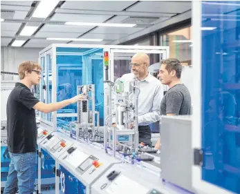  ?? FOTO: SZ ?? So könnte die Lernfabrik 4.0 aussehen, die Schüler auf die Neuerungen in der Industrie vorbereite­n soll.