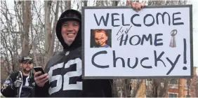  ??  ?? A Raiders fan welcomes back coach Jon Gruden. KIRBY LEE/USA TODAY SPORTS