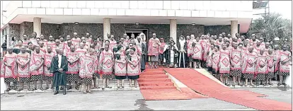 ?? (Pic: Government) ?? His Majesty King Mswati III and the Queen Mother with members of both Houses of Parliament (Senate and Assembly) and Cabinet ministers after the official opening of the Fifth Session of the 11th Parliament. Candidates who will lose in the national general election will now be allowed to lobby for seats in Senate. This is not to suggest any of the individual­s are linked to the story.