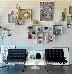  ?? PHOTO: JANE USSHER ?? Artfully place shelving and fill with collectabl­es to create an interestin­g wall arrangemen­t.