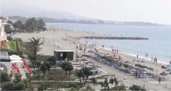  ?? Foto: S. Gyurasits ?? Auch der Strand von Vera Playa verliert immer mehr von seiner Breite.